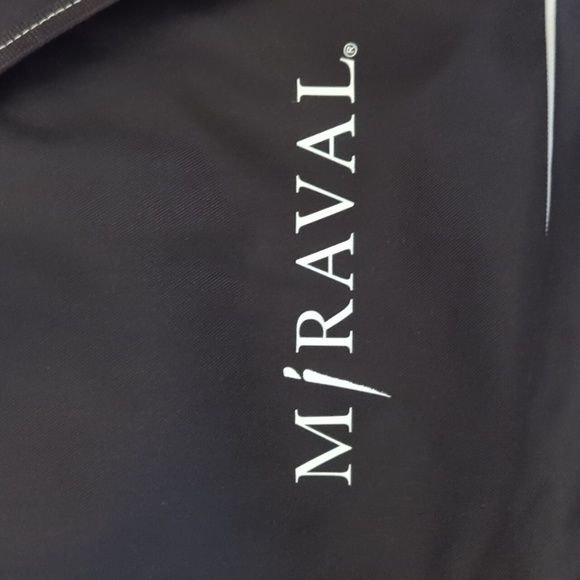 New Miraval Sling Bag and Water Bottle - Picture 3 of 10